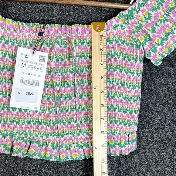 Zara has Green and Pink Smocked Flutter Sleeve Crop Blouse, Womens M - Picture 6 of 7